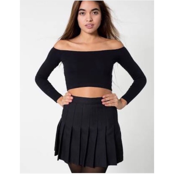 Talula Dresses & Skirts - ⭐️ Host Pick ⭐️ Cute Aritzia Talula Black Pleated Skirt Size 6
